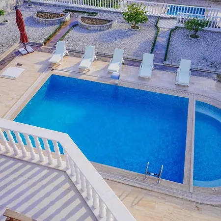 Fethiye'de 5 Yatak Odali Lueks