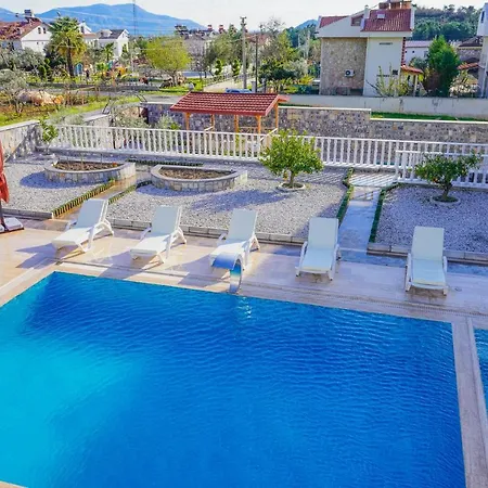 Fethiye'de 5 Yatak Odali Lueks 费特希耶